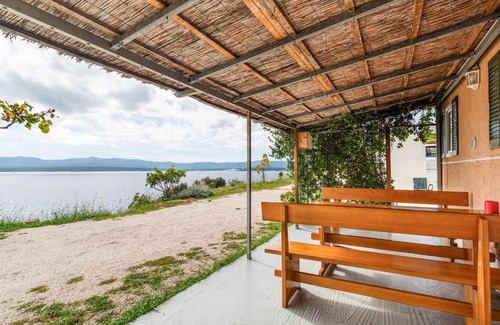 Murvica House | Gorgeous home in Nerezisca with WiFi