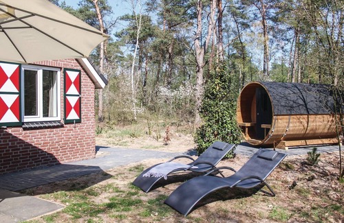 Ommen House | Gorgeous home in Ommen with sauna