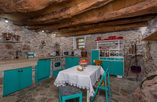 Polje House | Gorgeous home in Polje with WiFi