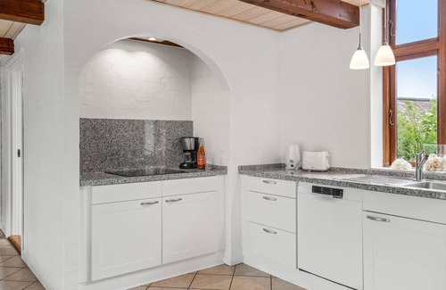 Sønderstrand House | Gorgeous home in Rømø with kitchen