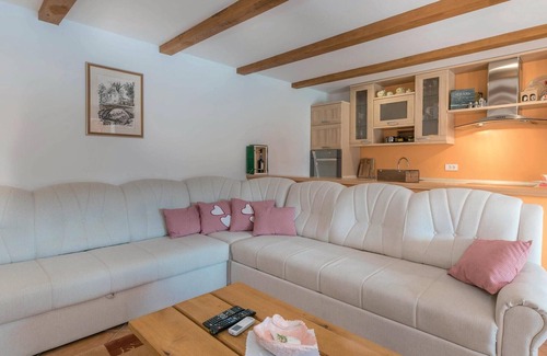 Kutina House | Gorgeous home in Repusnica with sauna