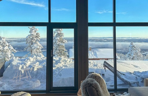 Tinn House | Gorgeous home in Rjukan with kitchen