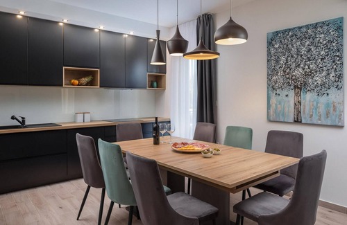 Dicmo House | Gorgeous home in Sicane