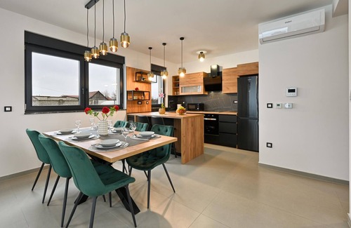 Trnovec Bartolovecki House | Gorgeous home in Trnovec with WiFi