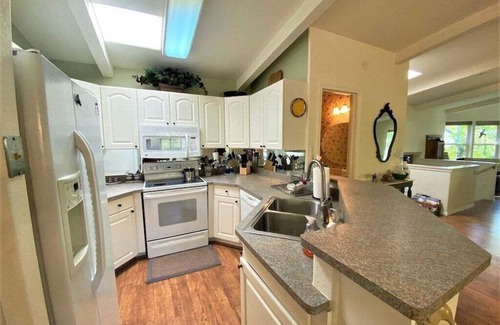 Hermosa House | Gorgeous Home with Creek in Yard, 10 Min. to Town/20 Min. to Ski, Dog Friendly
