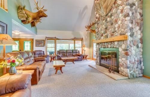 Neillsville House | Gorgeous Lake Arbutus Getaway with Dock and Boat House
