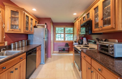 Lakewood House | Gorgeous lakefront home w/dock, canoe, kayaks & lake/forest views