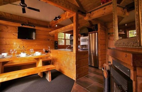 Ohakune Cottage | Gorgeous Log Cabin, Outdoor Bath & Mountain Views