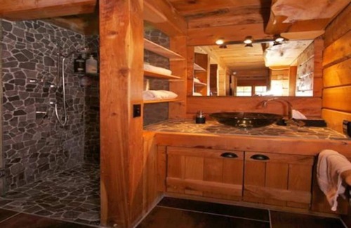 Ohakune Cottage | Gorgeous Log Cabin, Outdoor Bath & Mountain Views