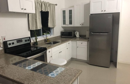 Kingston Apartment | Gorgeous modern newly constructed apartment in the heart of kingston city.