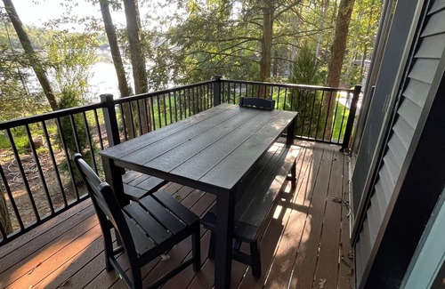 Drums Cabin | Gorgeous, newly renovated 5-bedroom LAKEFRONT Lodge!