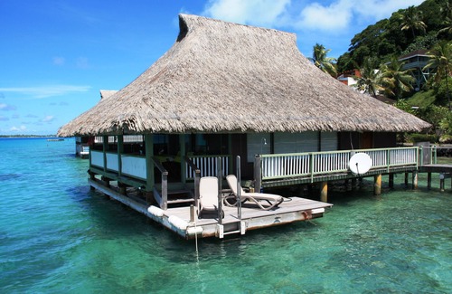 Bora Bora House | Gorgeous Over Water Bungalow in Bora Bora. Perfect spot Honeymooners & Families