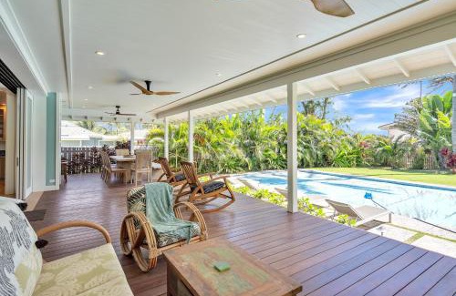 Kalama Tract House | Gorgeous Renovated 1937 Plantation Style Beach House 50 Steps to the Center of the Beach home