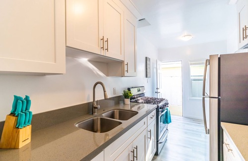 Valley Village Apartment | Gorgeous & Renovated Garden Apartment in Valley Village.