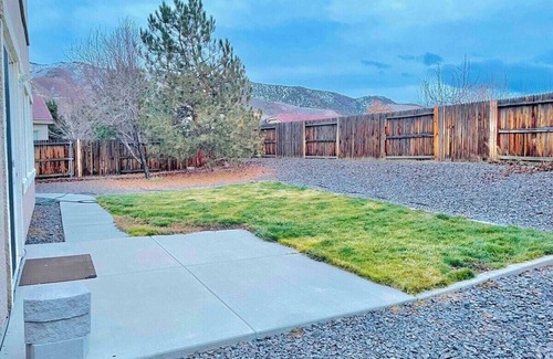 Reno House | Gorgeous S Reno 5BD 13Beds W7TVs Sleeps18 SuperFAST WIFI