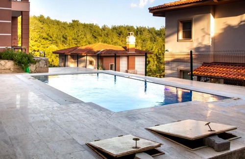 Sogucak Apartment | Gorgeous Separate Villa with Pool in Kusadasi
