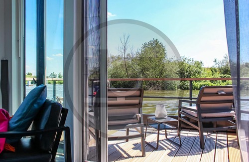 Ohe en Laak Boat Rental | Gorgeous ship in Ohé & Laak with WiFi