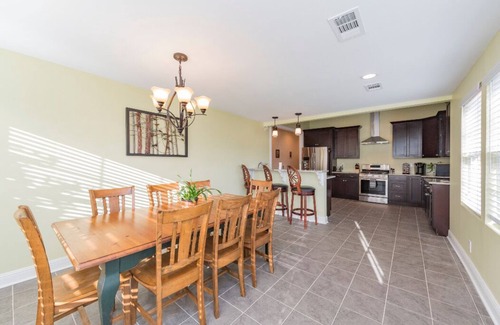 Hope Gardens House | Gorgeous, Spacious & Bright Home w/3 Full Baths ~ Walkable To Lower Broadway!