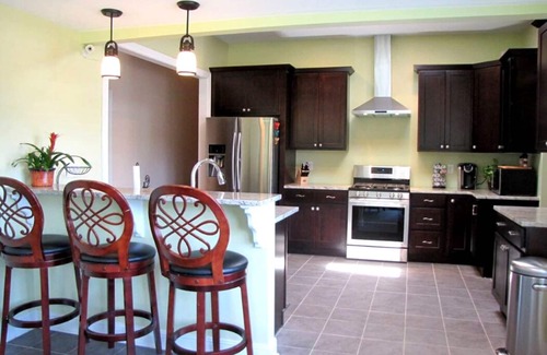 Hope Gardens House | Gorgeous, Spacious & Bright Home w/3 Full Baths ~ Walkable To Lower Broadway!