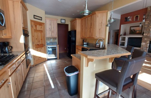 Ridgway House | Gorgeous, spacious, custom home, views, large fenced yard. Fast fiber internet!n