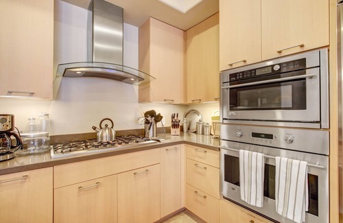 Downtown Condo | Gorgeous TOP floor corner 2Bedroom/2bath condo Americana at Brand!
