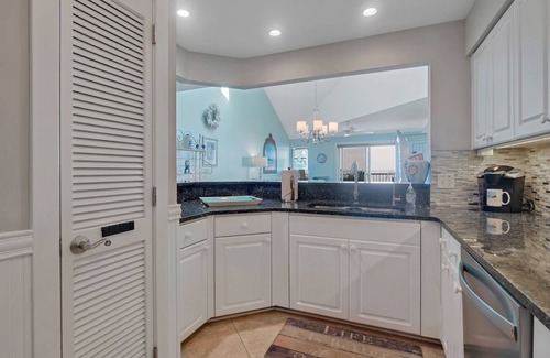 Shell Island Condo | Gorgeous TOP Floor - Oceanfront Luxury Condo with Garage and Elevator!