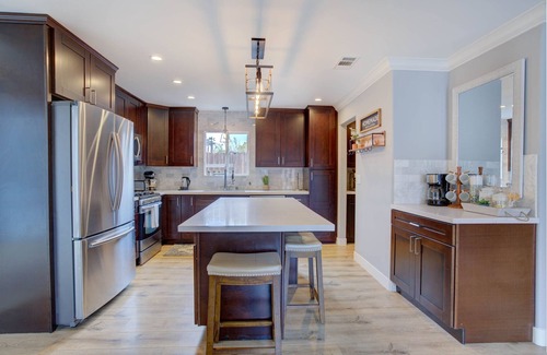 Morena House | Gorgeous VACATION Home CENTRAL TO EVERYTHING 4bdr/3 full baths. Sleeps 8.