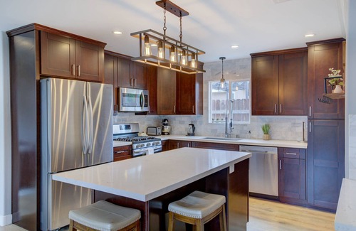 Morena House | Gorgeous VACATION Home CENTRAL TO EVERYTHING 4bdr/3 full baths. Sleeps 8.