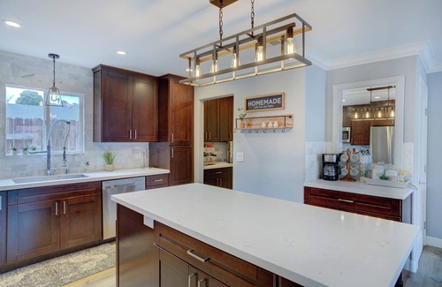 Morena House | Gorgeous VACATION Home CENTRAL TO EVERYTHING 4bdr/3 full baths. Sleeps 8.