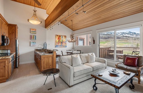 Snowmass Village Condo | Gorgeous View, Renovated- Great Location -Washer/Dryer