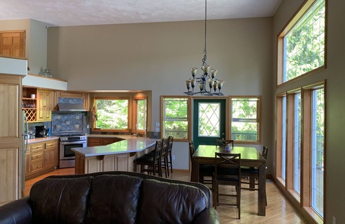 Priest River House | Gorgeous Waterfront Pend Oreille River -Lake Pend Oreille