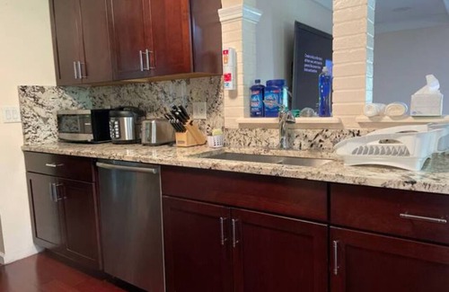 Williamsville House | Gorgeous Williamsville Home in Central Location