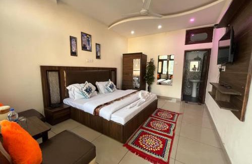 Banikhet Hotel | Goroomgo Sahara Inn Dalhousie - Luxury Room - Excellent Customer Service Awarded - Best Seller