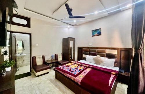 Banikhet Hotel | Goroomgo Sahara Inn Dalhousie - Luxury Room - Excellent Customer Service Awarded - Best Seller