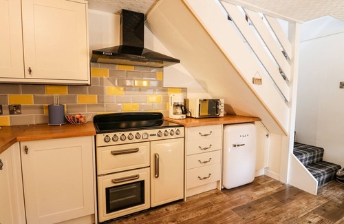 Spean Bridge Cottage | GORRIE'S LAIR, family friendly, with open fire in Spean Bridge
