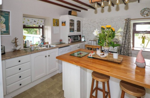 Jamestown Cottage | GORT FARM COTTAGE, family friendly, with open fire in Drumsna