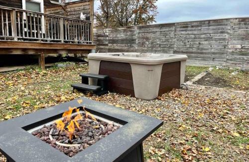 Goshen House | Goshen House: hot tub, fenced yard, by downtown