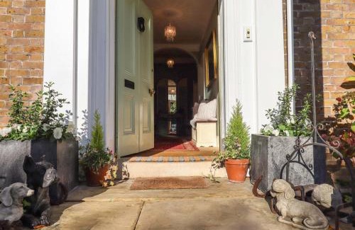 Westmarsh House | Goss Hall