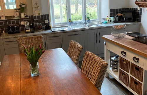 Westmarsh House | Goss Hall - Historic house with its own lake and widlife haven