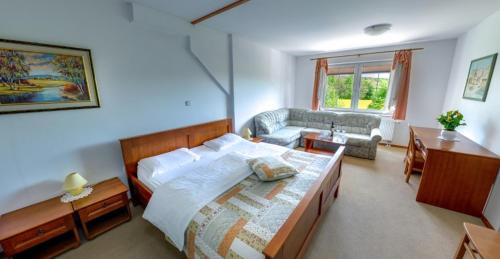Ljutomer House | Gostišče - Guest house STARI HRAST
