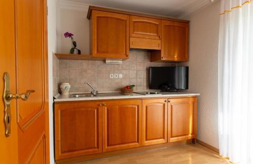 Bled House | Gostišče Pri Dveh Petelinih