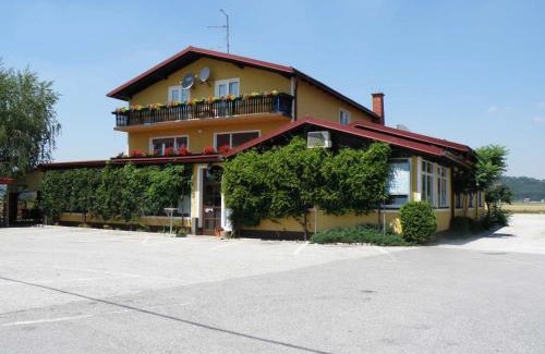 Ormoz Hotel | Gostilna Marta