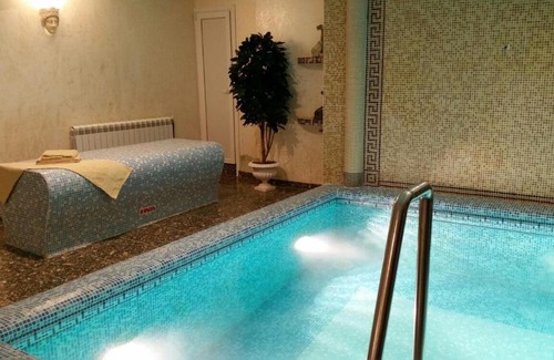 Oktyabrskiy Hotel | Gostinitsa Absolut-Hotel