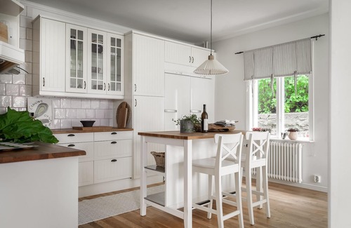 Molndal House | "GothenburgVilla" with hot tub and private garden close to city centre