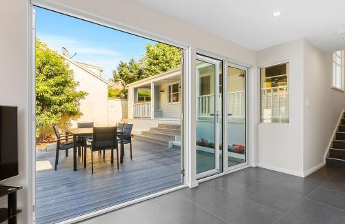 Hobart Central Business District House | Goulburn Cottage - Comfort Style and Location