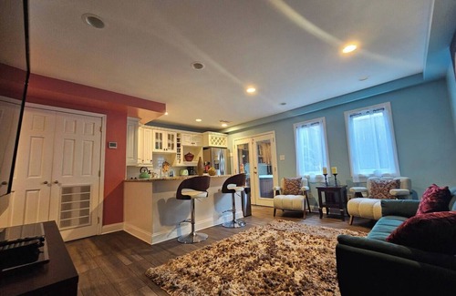 Ansley Park House | Gourmet Kitchen, Private Jacuzzi, Piedmont Park.