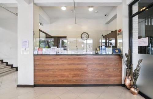 Sampaloc Hotel | Governor Forbes Inn - Manila City Center