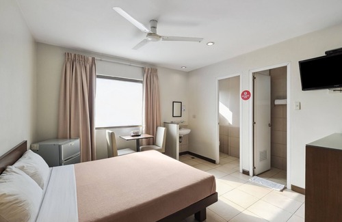Sampaloc Hotel | Governor Forbes Inn - Manila City Center