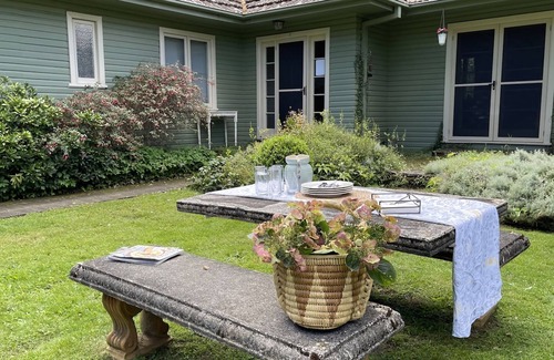 Mount Wilson House | GOWAN ROSS COTTAGE - a secluded, serene escape. SPECIALS ON NOW !
