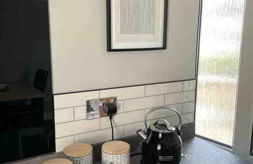 Mumbles Apartment | Gower Place Heart of Mumbles | Sleeps 2 | Near Beach | Oystermouth Castle | Wifi